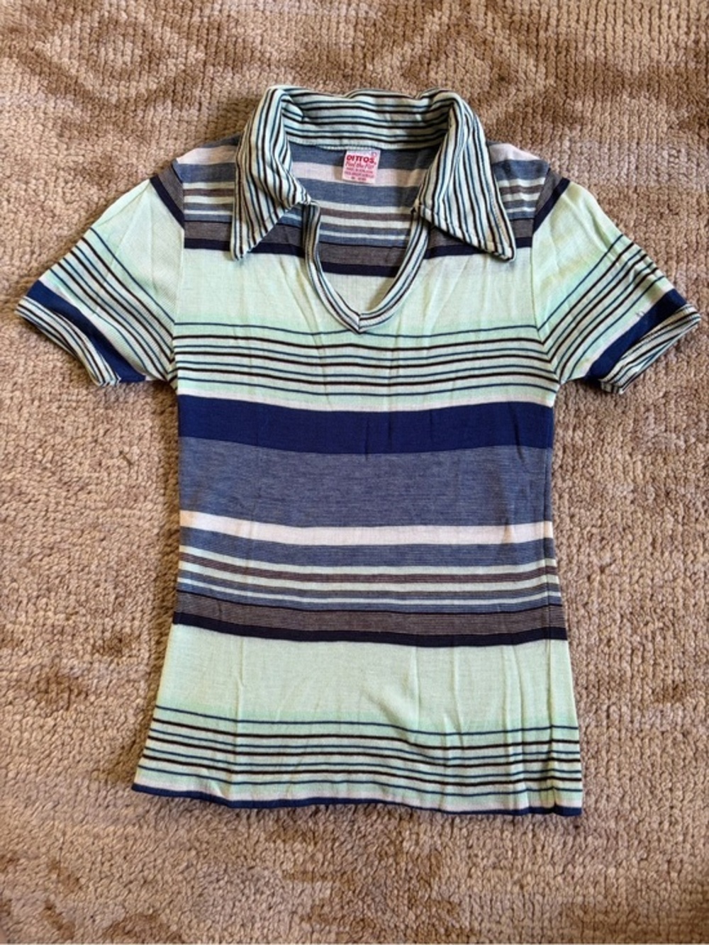 Vintage DITTOS striped collar t shirt